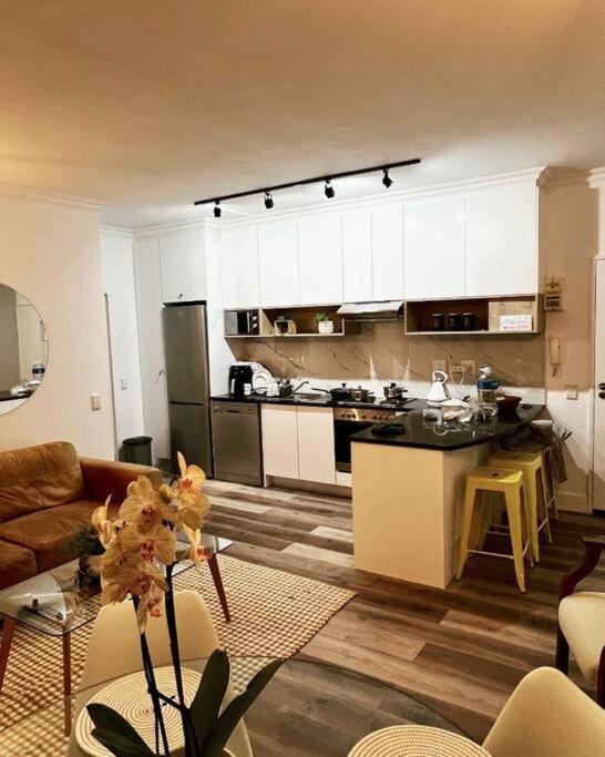 Modern, Trendy And Comfortable 2 Bedroom Apartment In Кейптаун Экстерьер фото